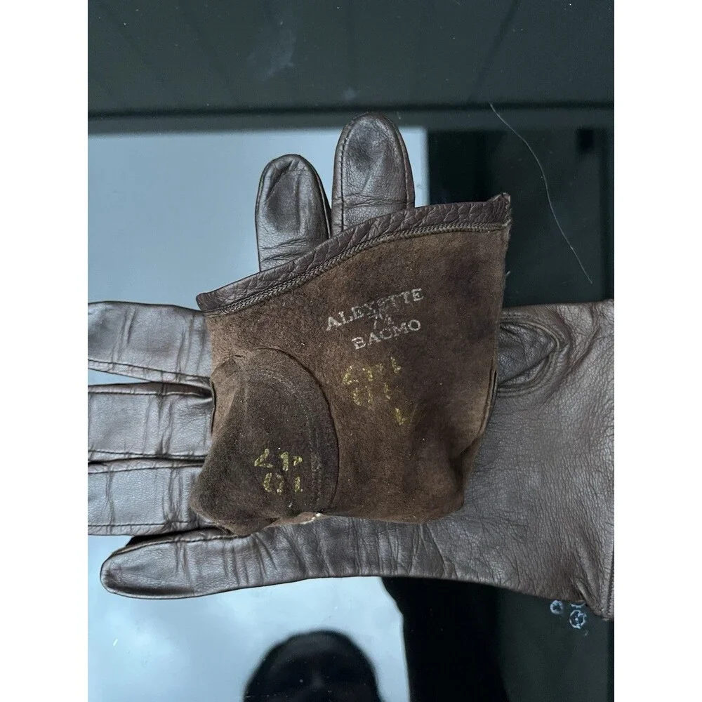 Bacmo  Woman's Brown Leather Lined Wrist Gloves Size 7 1/2 Solid Casual